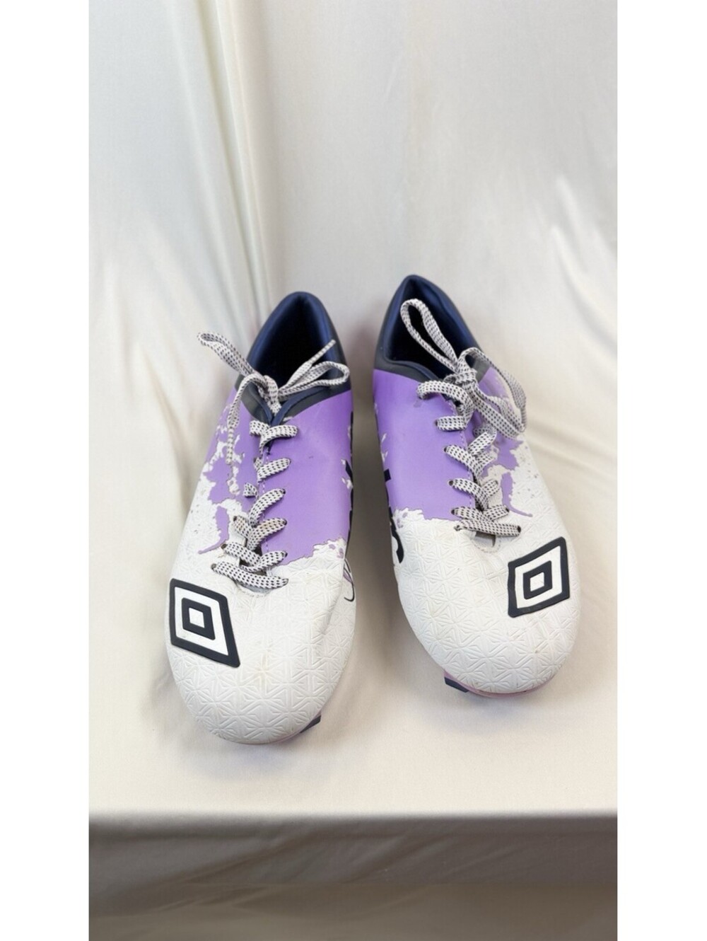 Umbro Youth  Club 4.0 White/Purple Soccer Cleats Athletic Shoes Size 9 Y